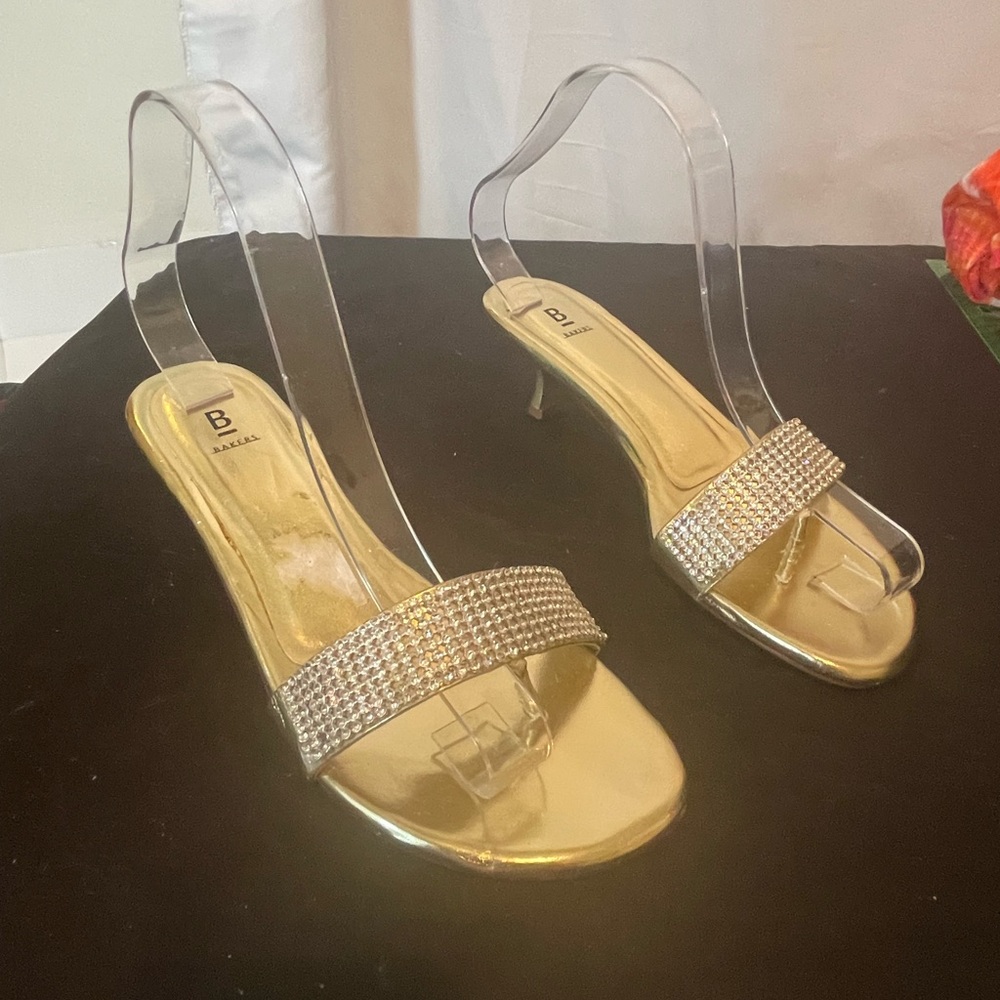 Bakers Gold Kaja Open Toe Kitten Heel Women’s Sandals with Bling Size 7